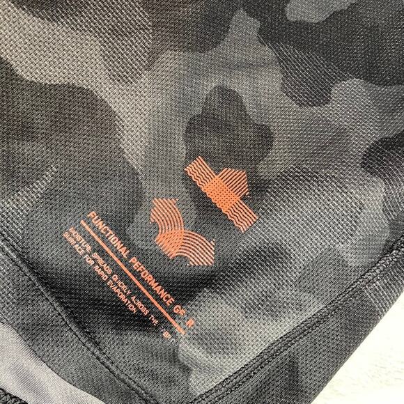 H&M Black Camo Shirt Gym Workout Sport Running Large Tee Short Sleeve - Picture 3 of 3